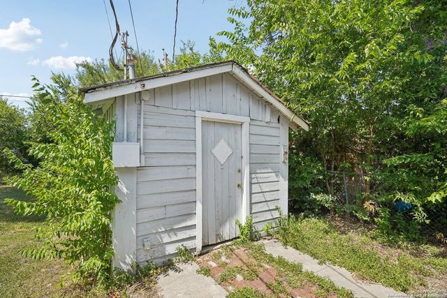 1015 W Elsmere, San Antonio, TX 78201