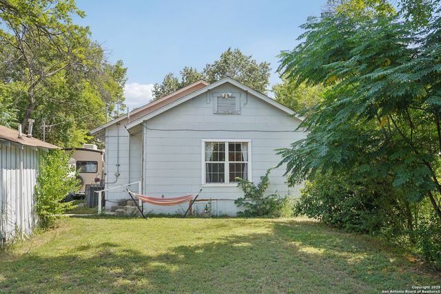 1015 W Elsmere, San Antonio, TX 78201