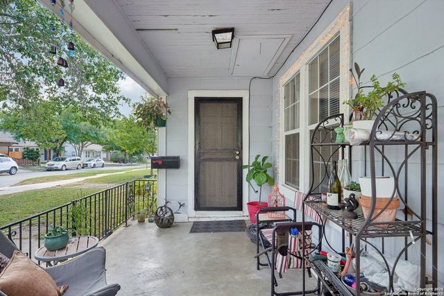 1015 W Elsmere, San Antonio, TX 78201