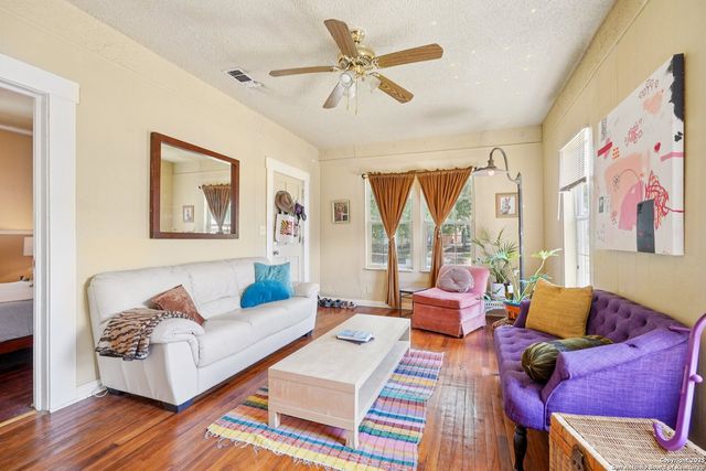 1015 W Elsmere, San Antonio, TX 78201