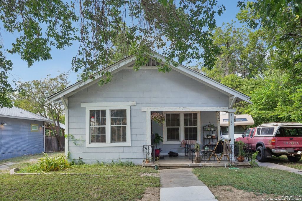 1015 W Elsmere, San Antonio, TX 78201