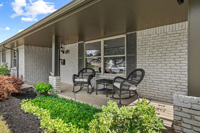 10432 Chesterton Drive, Dallas, TX 75238