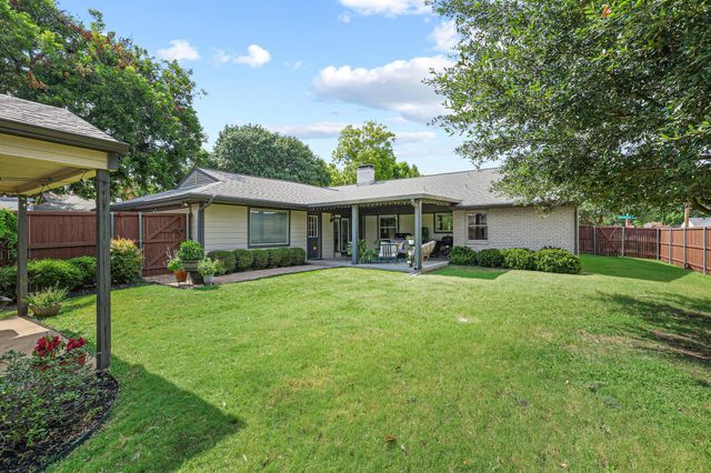 10432 Chesterton Drive, Dallas, TX 75238