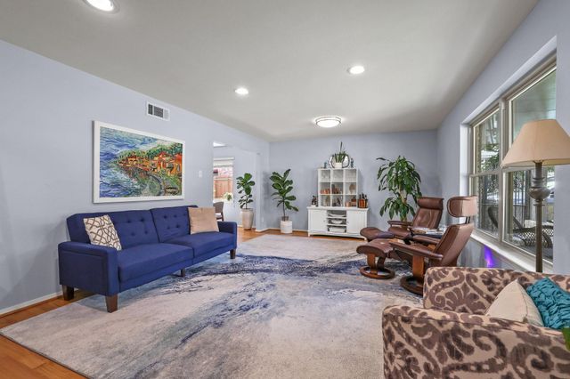 10432 Chesterton Drive, Dallas, TX 75238