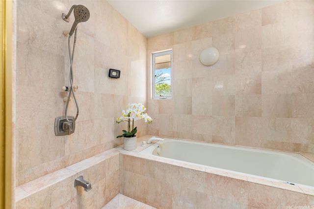 138 Kailuana Place, Kailua, HI 96734