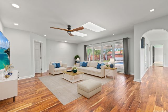 138 Kailuana Place, Kailua, HI 96734