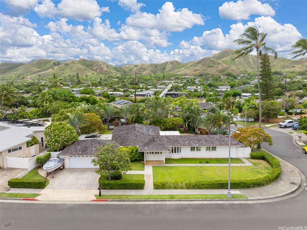 138 Kailuana Place, Kailua, HI 96734