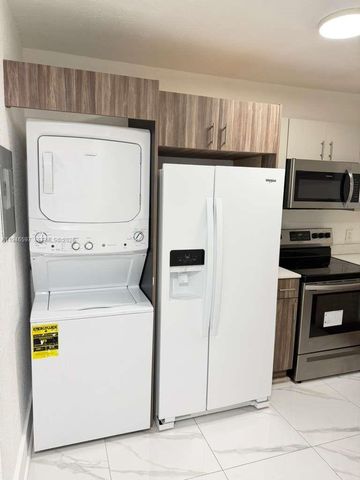 2796 SW 34th Ct 2796, Miami, FL 33133