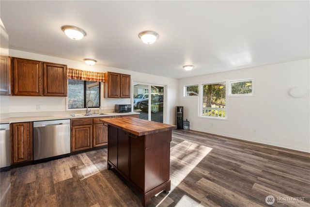 31326 SE 360th Place, Enumclaw, WA 98022