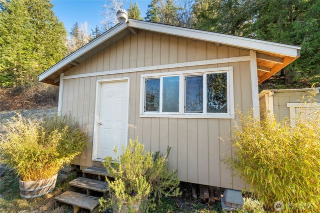 31326 SE 360th Place, Enumclaw, WA 98022