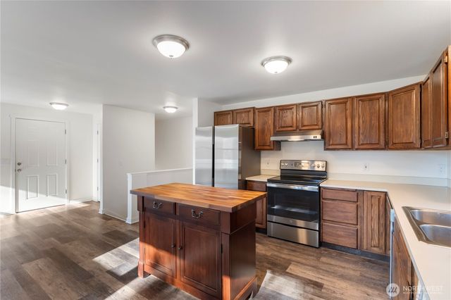 31326 SE 360th Place, Enumclaw, WA 98022