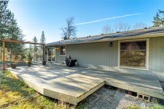 31326 SE 360th Place, Enumclaw, WA 98022
