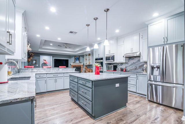 13227 Lynn Lane, Santa Fe, TX 77510