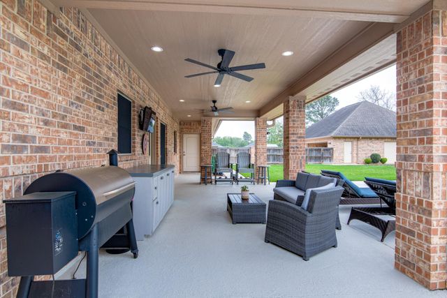 13227 Lynn Lane, Santa Fe, TX 77510