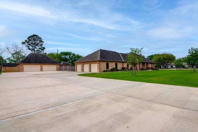 13227 Lynn Lane, Santa Fe, TX 77510