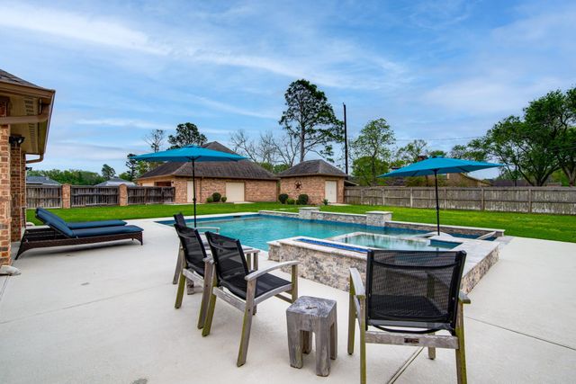 13227 Lynn Lane, Santa Fe, TX 77510