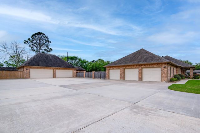 13227 Lynn Lane, Santa Fe, TX 77510