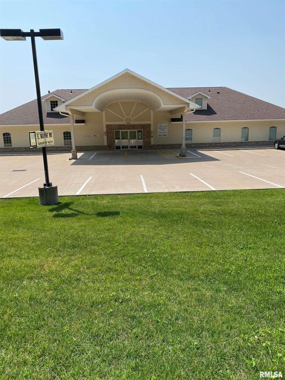 840 35th Avenue Pl # 102, Moline, IL 61265