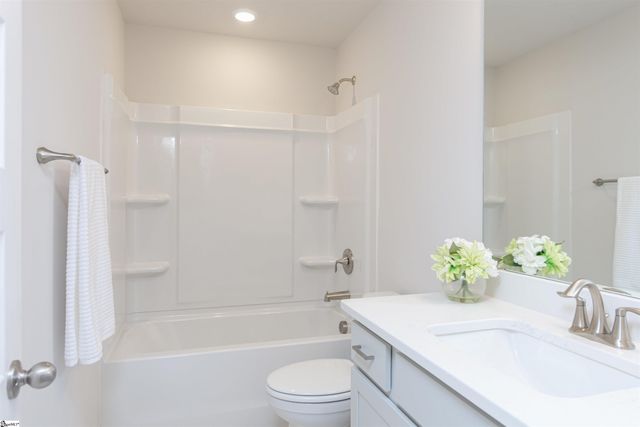 1194 N Pleasantburg Drive, Greenville, SC 29607