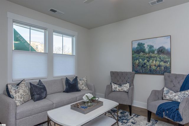 1194 N Pleasantburg Drive, Greenville, SC 29607