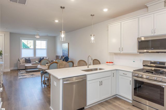 1194 N Pleasantburg Drive, Greenville, SC 29607