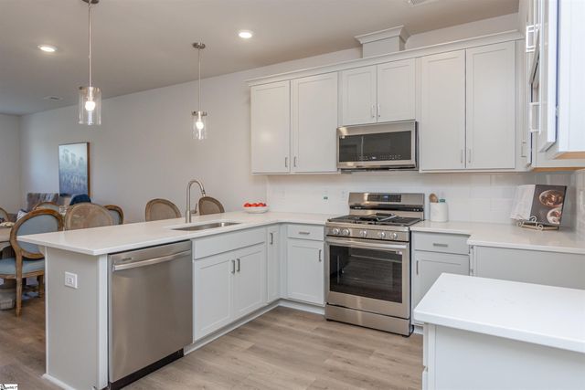 1194 N Pleasantburg Drive, Greenville, SC 29607