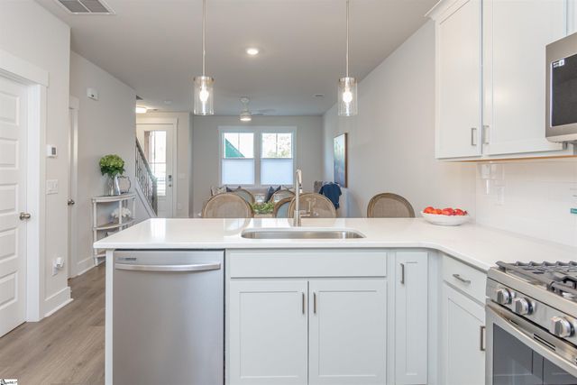 1194 N Pleasantburg Drive, Greenville, SC 29607