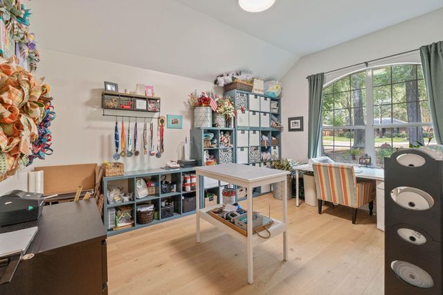 2408 Hollowbrook Lane, Conroe, TX 77384