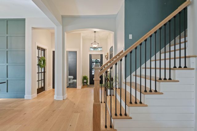 2408 Hollowbrook Lane, Conroe, TX 77384