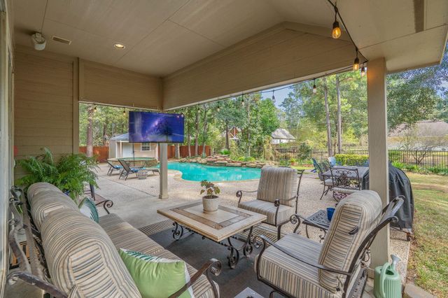 2408 Hollowbrook Lane, Conroe, TX 77384