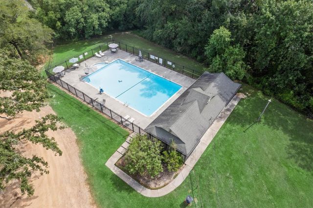 2408 Hollowbrook Lane, Conroe, TX 77384