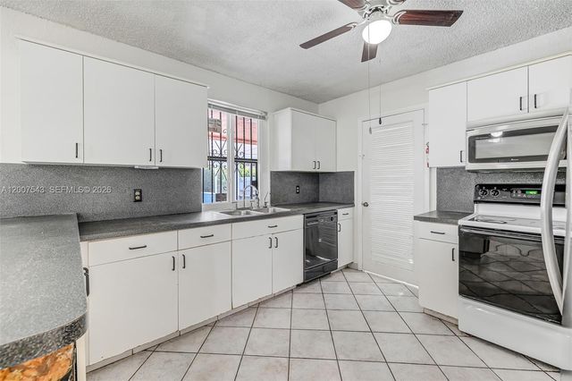 9610 SW 16th St, Miami, FL 33165