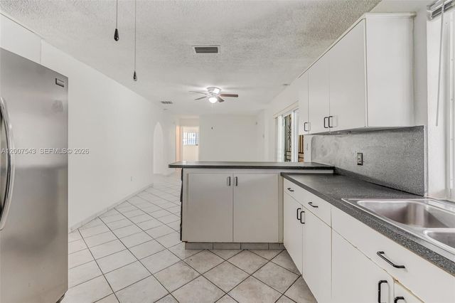 9610 SW 16th St, Miami, FL 33165