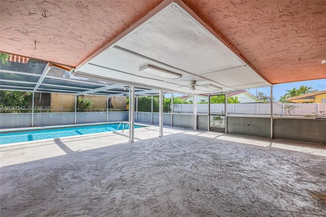 9610 SW 16th St, Miami, FL 33165