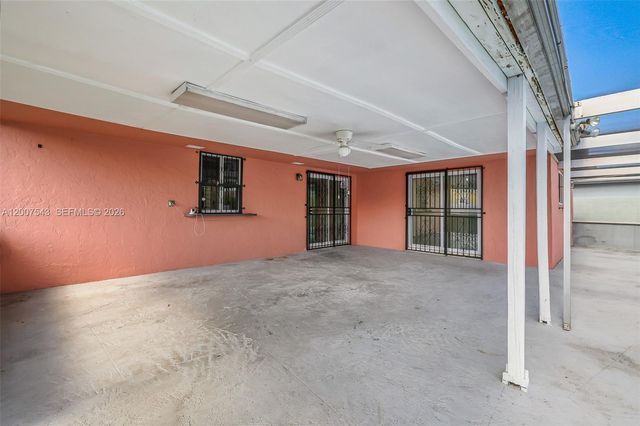 9610 SW 16th St, Miami, FL 33165