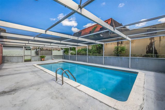 9610 SW 16th St, Miami, FL 33165