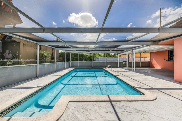 9610 SW 16th St, Miami, FL 33165