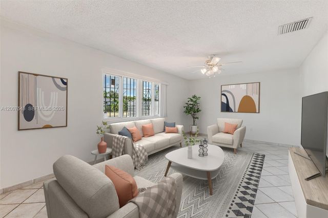 9610 SW 16th St, Miami, FL 33165