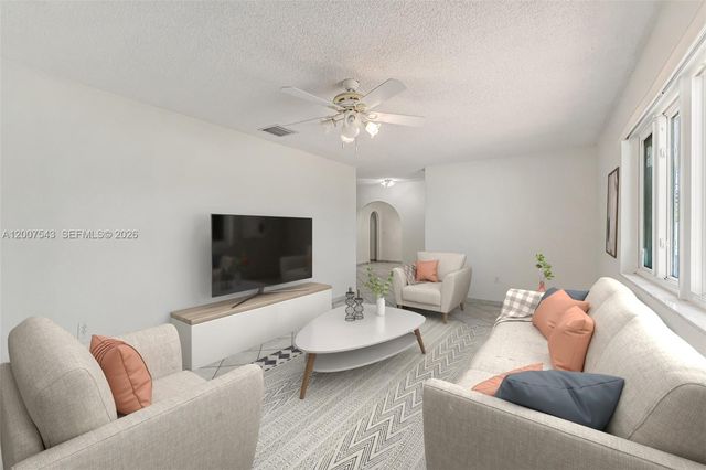 9610 SW 16th St, Miami, FL 33165