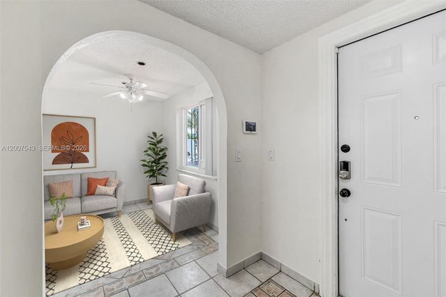 9610 SW 16th St, Miami, FL 33165
