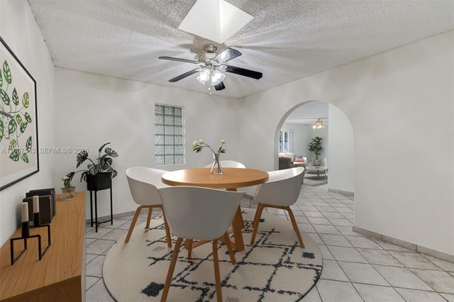 9610 SW 16th St, Miami, FL 33165