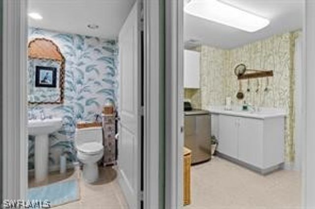 1060 Borghese LN 205, Naples, FL 34114