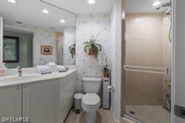 1060 Borghese LN 205, Naples, FL 34114