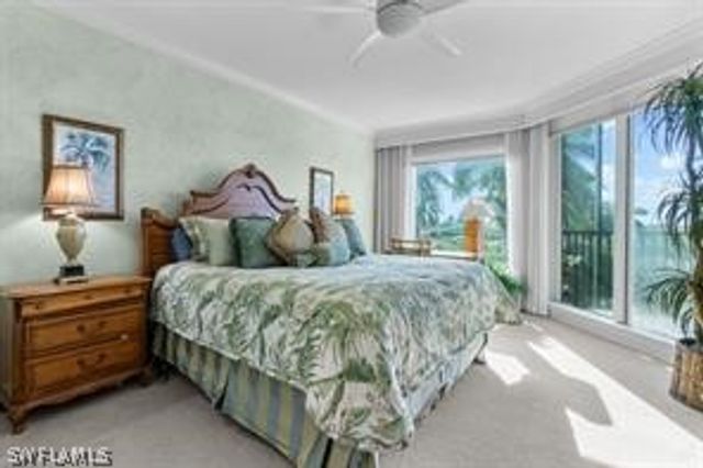 1060 Borghese LN 205, Naples, FL 34114