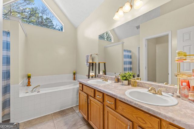 205 Mossy Hollow, Newnan, GA 30265