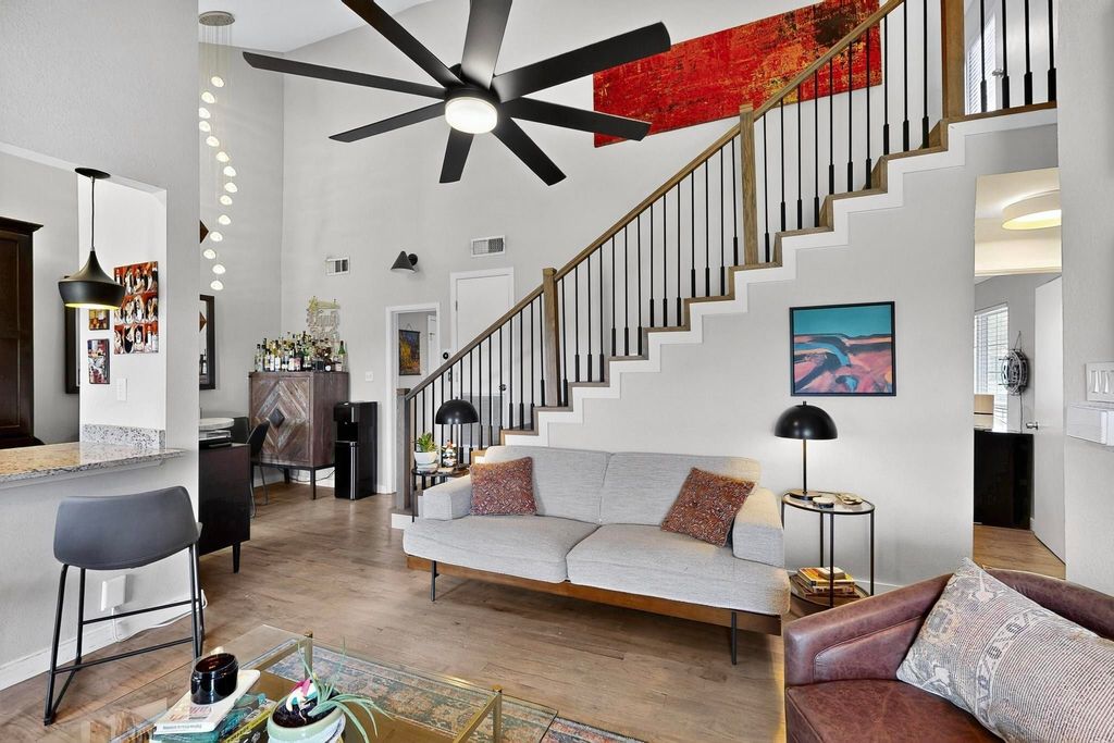 5981 Arapaho Road 1304, Dallas, TX 75248