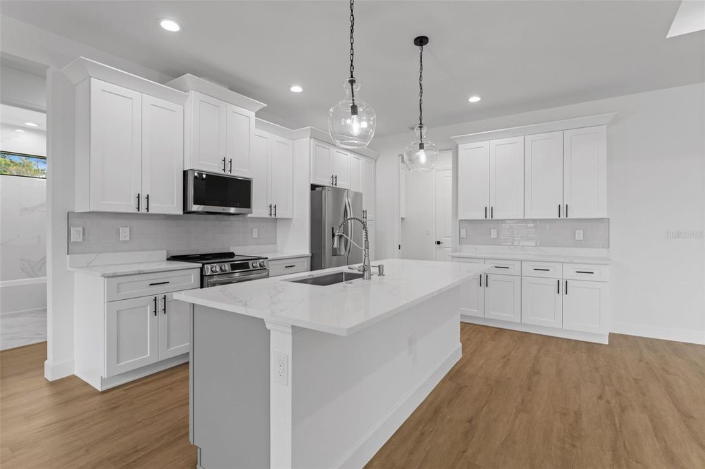 Image 12 of property listing at 1525 LOG LANE, North Port, FL 34286