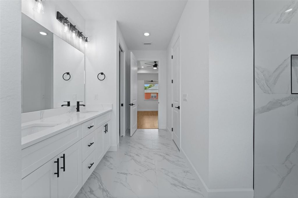 Image 22 of property listing at 1525 LOG LANE, North Port, FL 34286