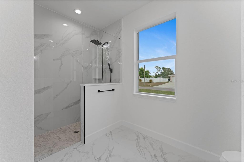 Image 25 of property listing at 1525 LOG LANE, North Port, FL 34286