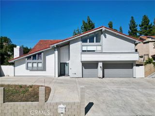 19865 Hiawatha Street, Chatsworth (los Angeles), CA 91311